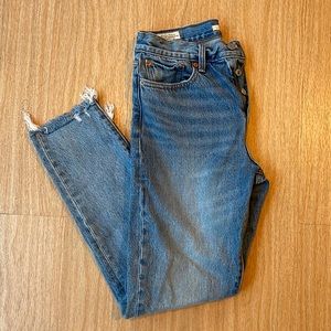 Levi’s Distressed High Waist Jeans